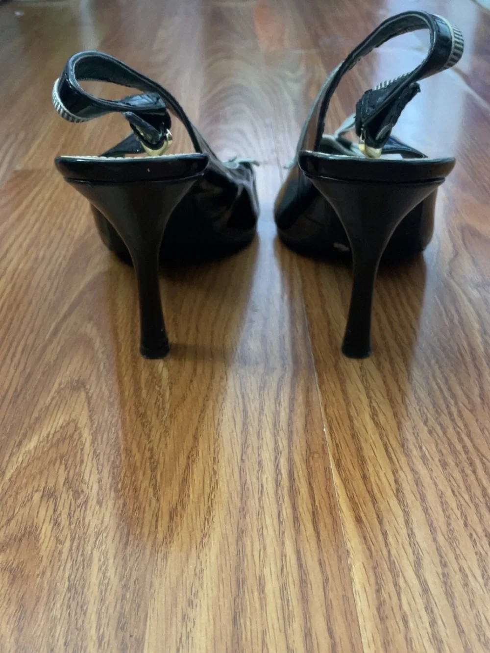 Tahari Slingback patent leather heels